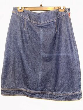 2️⃣Classic Blue Denim A-Line Skirt - Women's 30” waist with zipper